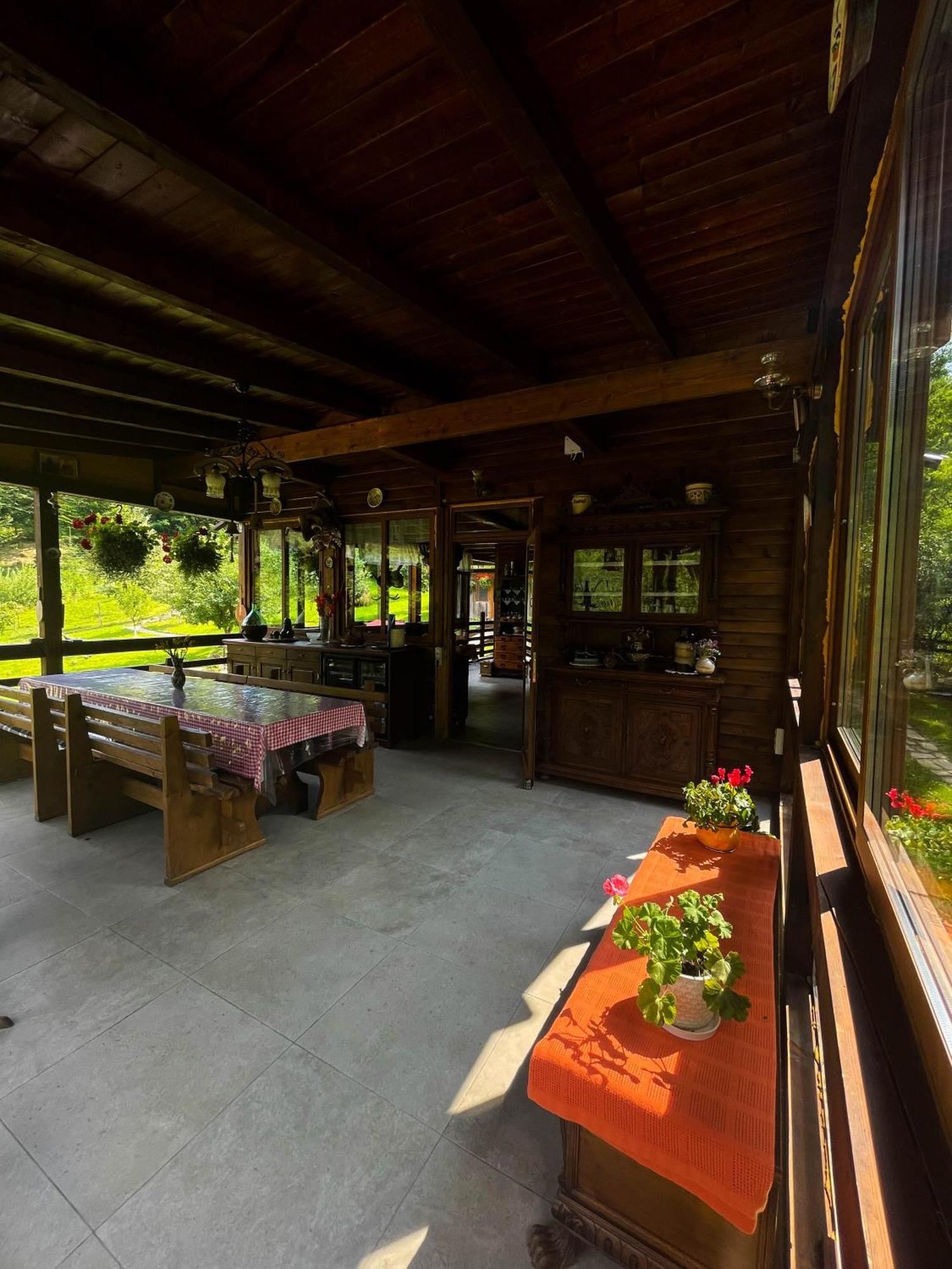 Vila Cabana La Domnu' De Pe Vale Aiud Exteriér fotografie