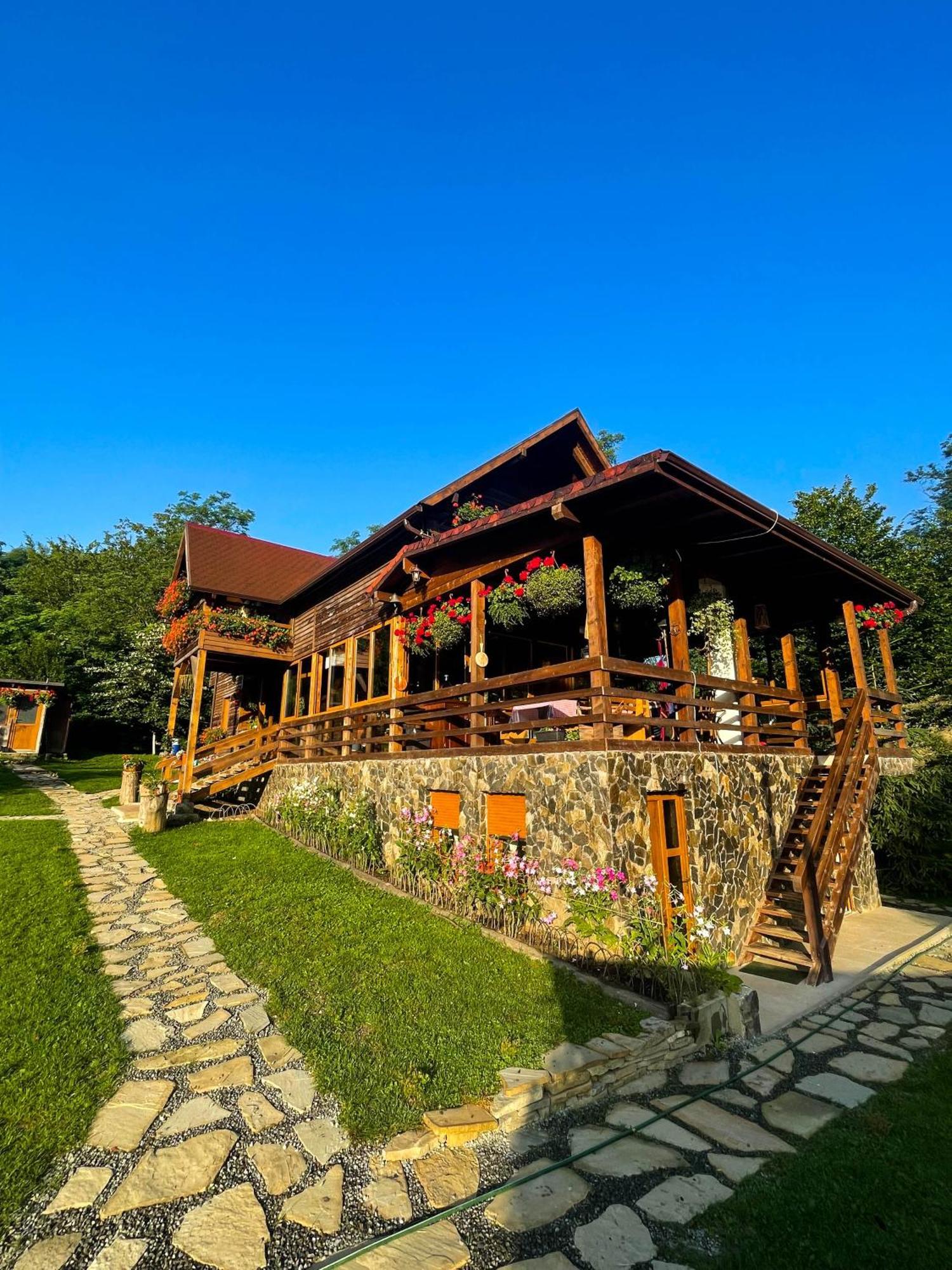 Vila Cabana La Domnu' De Pe Vale Aiud Exteriér fotografie